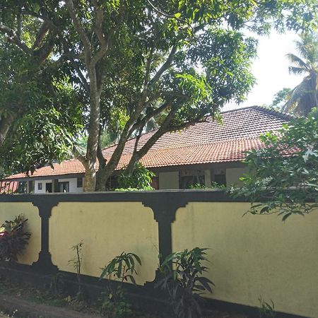 Water Front Home Stay And Resort Anuradhapura Esterno foto