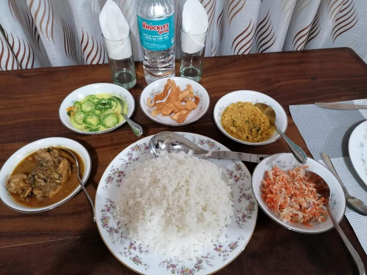 Water Front Home Stay And Resort Anuradhapura Esterno foto