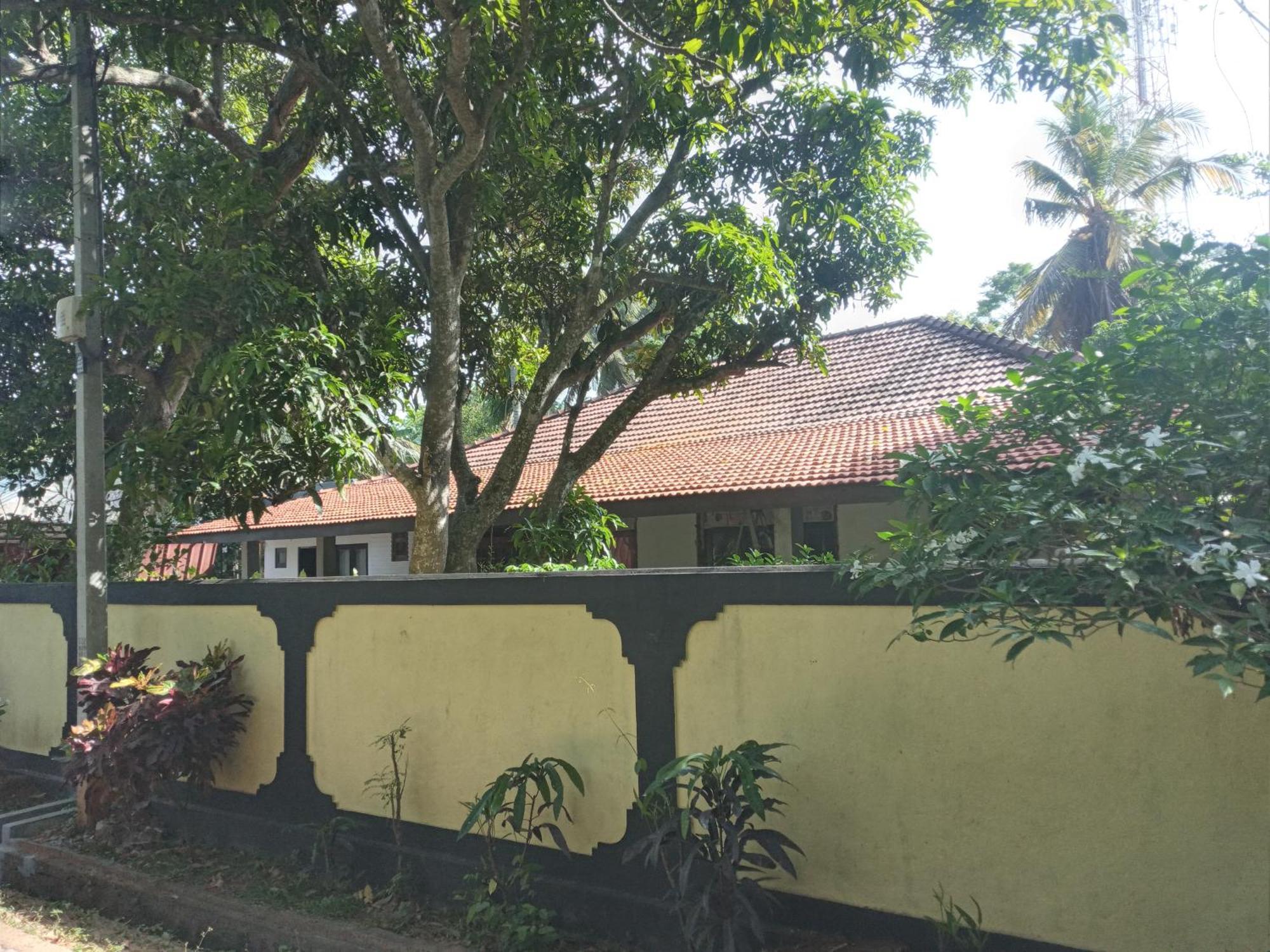Water Front Home Stay And Resort Anuradhapura Esterno foto