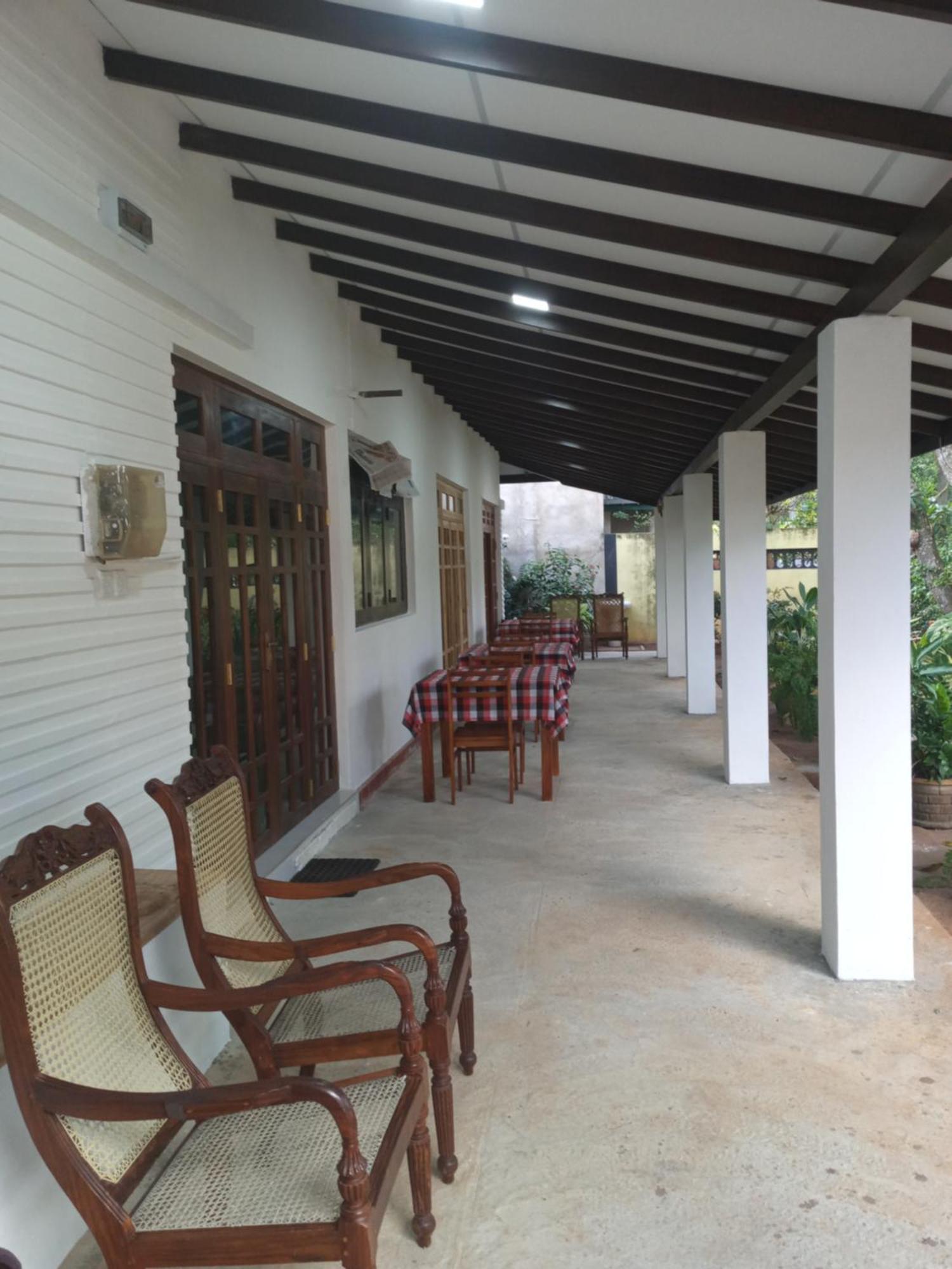 Water Front Home Stay And Resort Anuradhapura Esterno foto