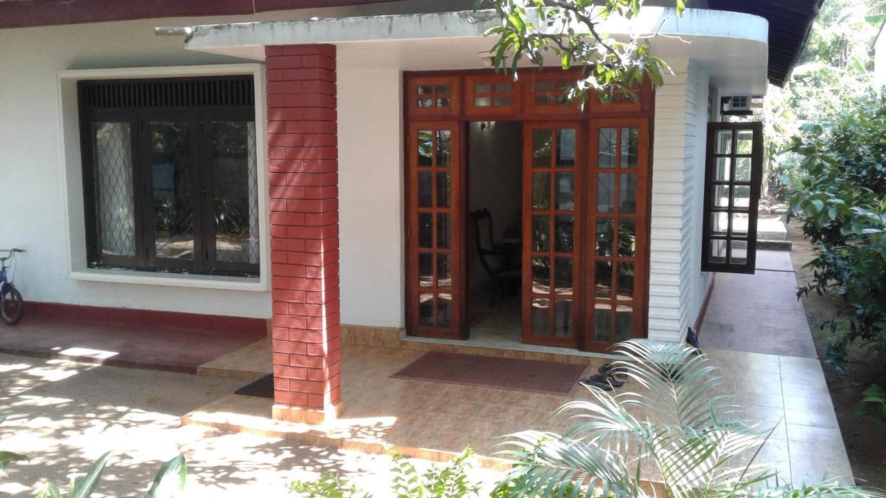 Water Front Home Stay And Resort Anuradhapura Esterno foto