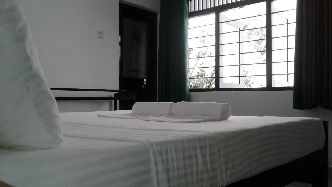 Water Front Home Stay And Resort Anuradhapura Esterno foto