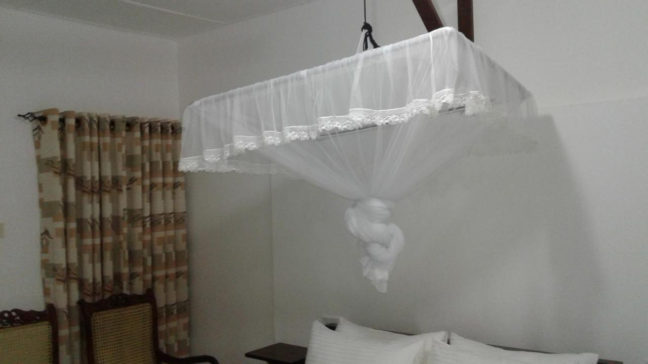 Water Front Home Stay And Resort Anuradhapura Esterno foto