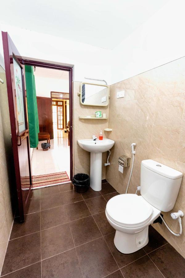 Water Front Home Stay And Resort Anuradhapura Esterno foto