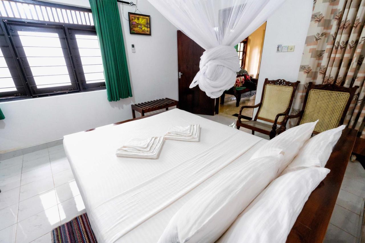 Water Front Home Stay And Resort Anuradhapura Esterno foto